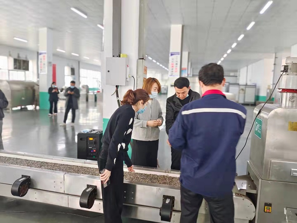 流水線電磁炒貨機(jī) 流水線電磁炒貨機(jī)